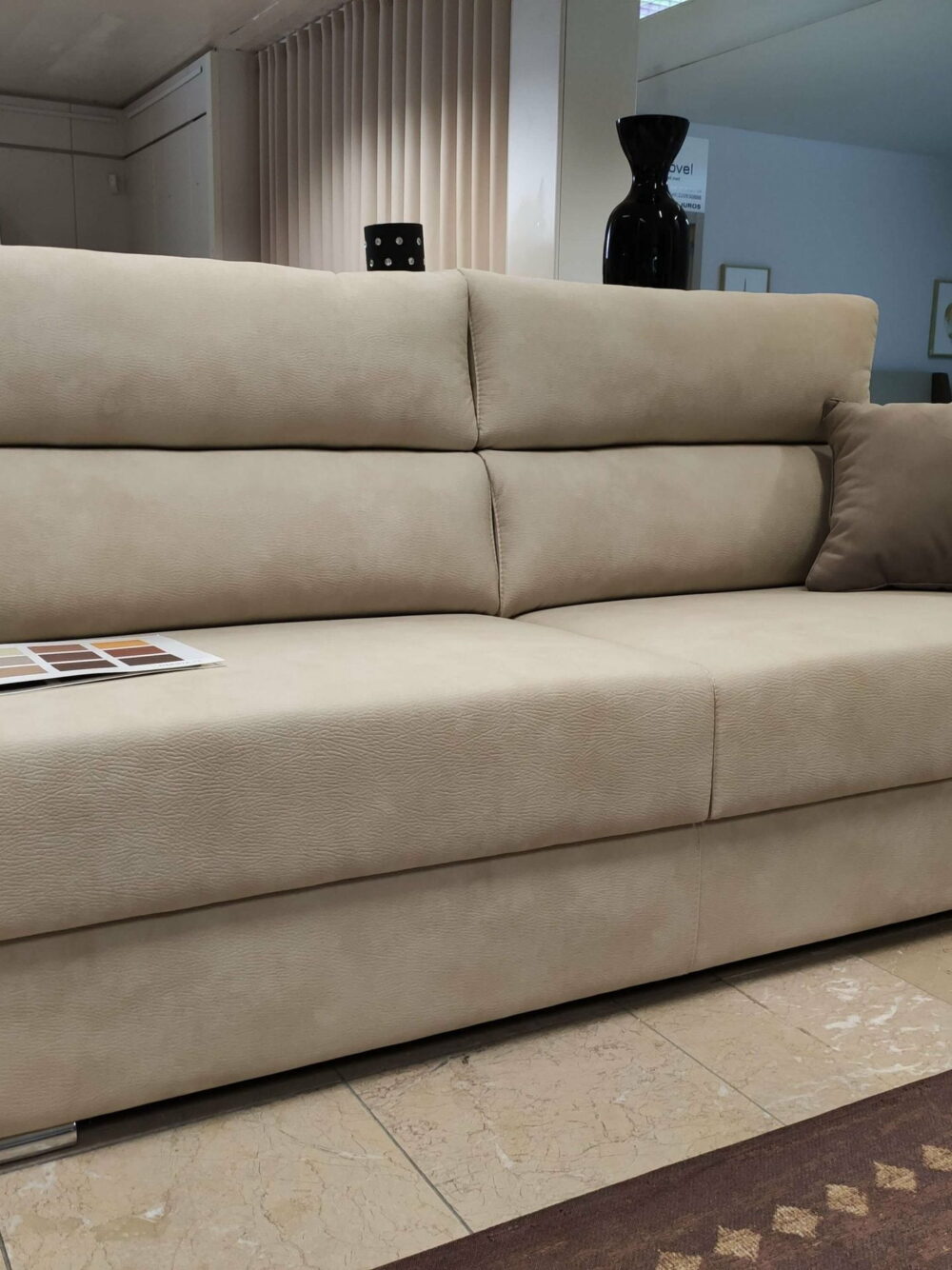 Sofa de 2 e 3 lugares Viena Bege com pe inox 7 scaled