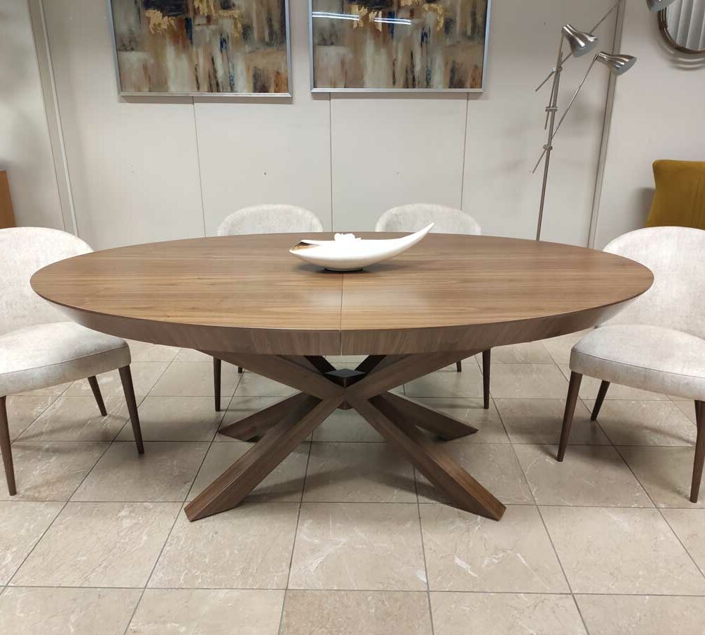 Kiara Mesa de Jantar Extensivel Oval em Nogueira com pe centrado em cruz Crispalmovel Loja de Moveis e Decoracao 1