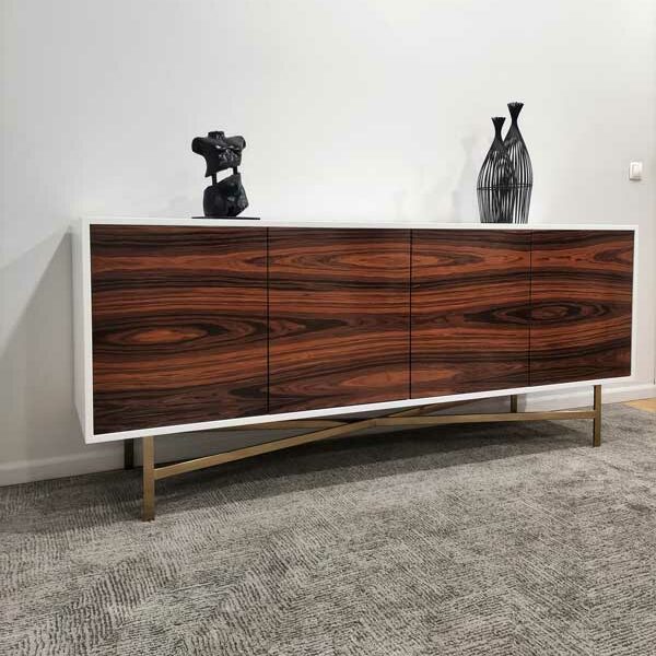 Safira Aparador em pau ferro rebordo lacado a branco e pes em inox dourado com gaveta para arrumo de talheres Crispalmovel 3