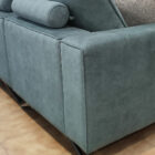 Sofa Chaise Lounge Fendy em Tecido Verde Agua Pes em Metal Vista Pormenor Sofas Por Medida Crispalmovel