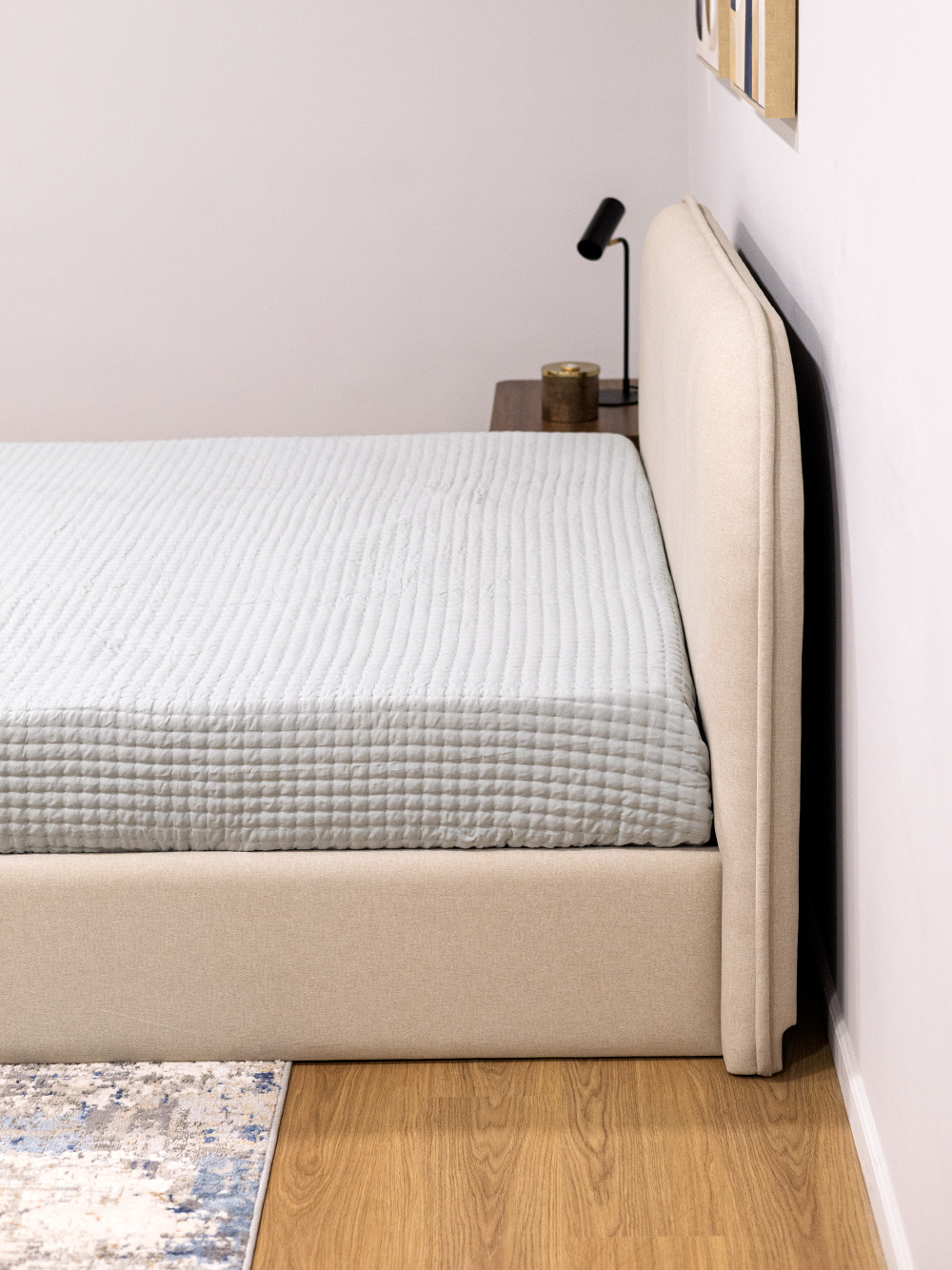 Cama de Casal Freida Estofada Tecido Bege