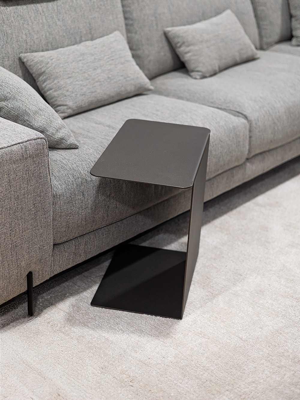 Mesa de Apoio Clarice Inox Escovado Preto