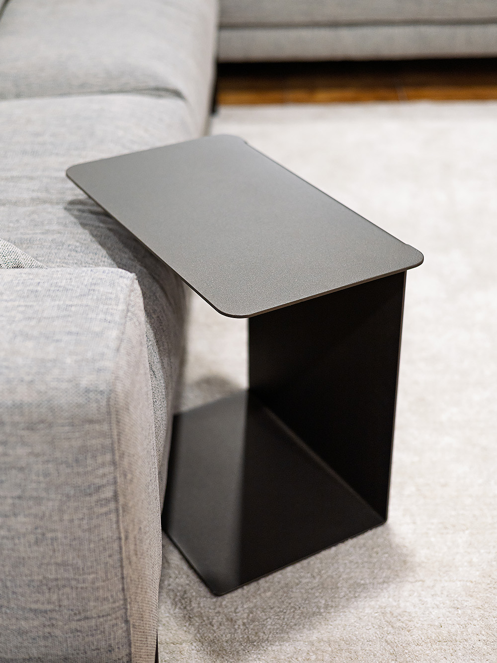 Mesa de Apoio Clarice Inox Escovado Preto