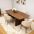 Mesa de Jantar Oval Extensível Robinson
