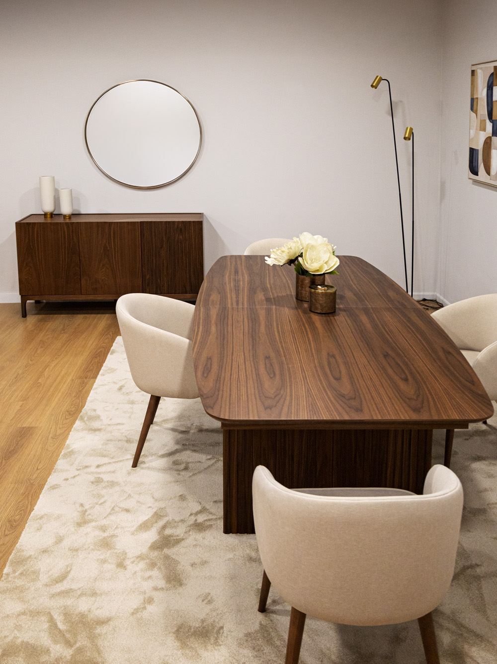 Mesa de Jantar Oval Extensível Robinson