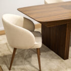 Mesa de Jantar Oval Extensível Robinson