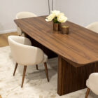 Mesa de Jantar Oval Extensível Robinson