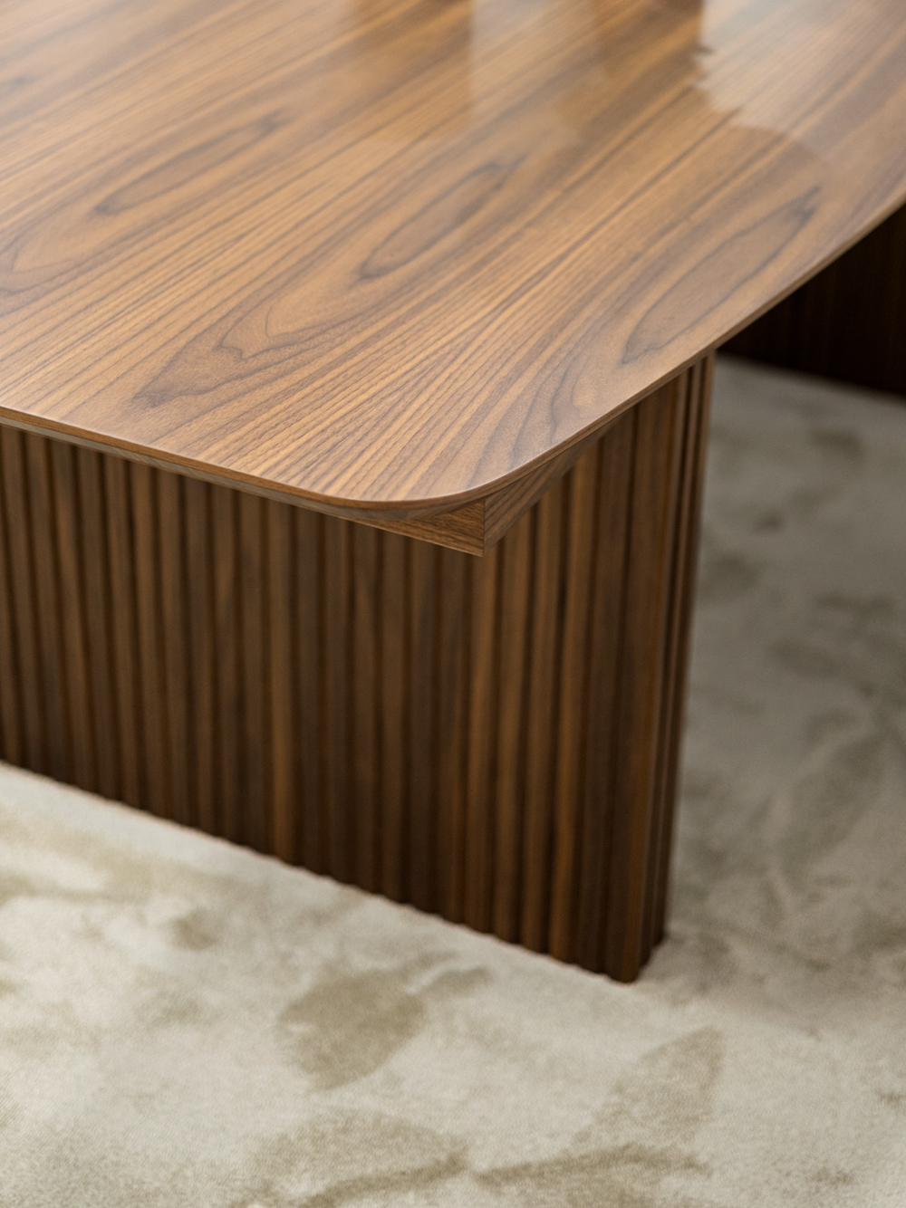 Mesa de Jantar Oval Extensível Robinson