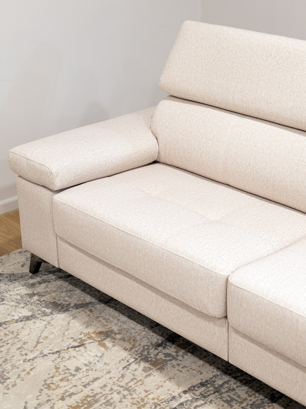 Sofa-de-Canto-Modena-Estofado-em-Tecido-Bege-Claro-Vista-Lado-Assento-Frente-Sofas-por-Medida-Crispalmovel Sofa de Canto Modena Estofado em Tecido Bege Claro Vista Lado Assento Frente Sofas por Medida Crispalmovel